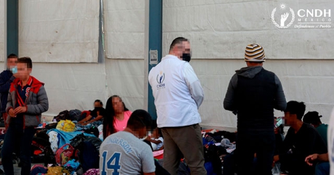 CNDH atiende a integrantes de caravana migrante en la CDMX