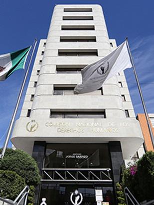 La CNDH llama a las autoridades de los tres órdenes de gobierno a garantizar y respetar el derecho a la libertad de expresión, de prensa, de acceso a la información, y el derecho de las audiencias